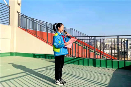 圖一：開(kāi)展國(guó)旗下講話（2）.jpg